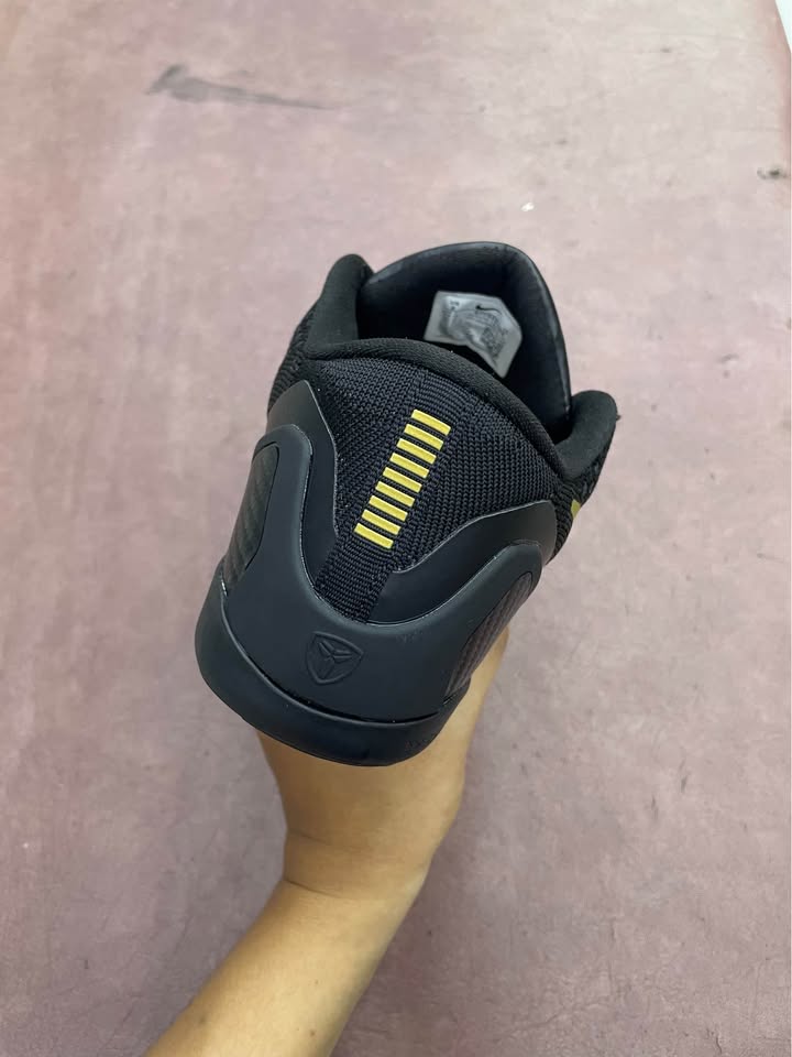 Kobe 9 Low - Black Gold