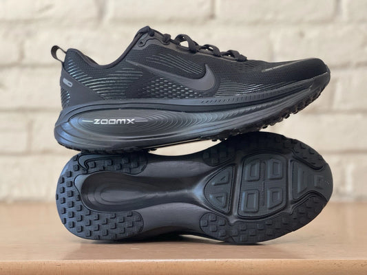 Nike Vomero 18 - Triple Black