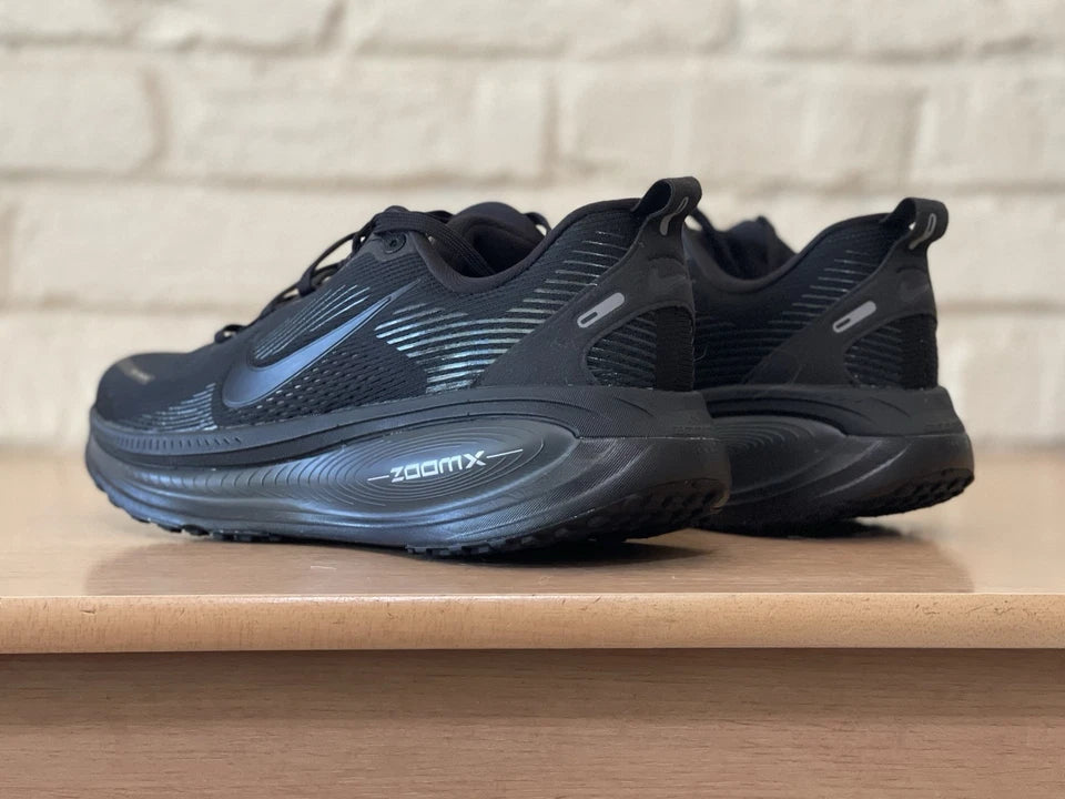 Nike Vomero 18 - Triple Black
